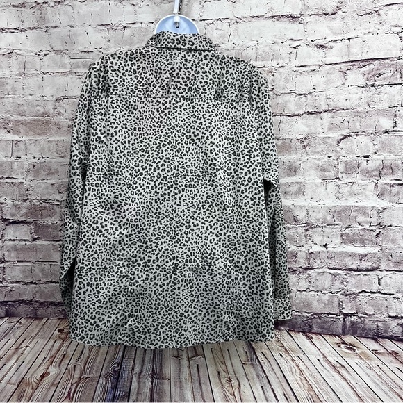 Chico’s 2 Cool Max Gray Leopard Print Button Long Sleeve Shirt 12/14 - Picture 5 of 9